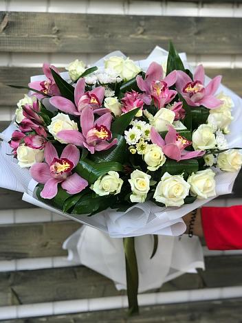 Букет цветов из: Розы и Хризантемы в Нижнем Одесе