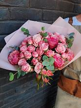 Букет розы в пальмах в Нижнем Одесе Букет цветов из: Розы в Нижнем Одесе